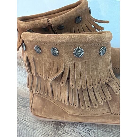 MinneTonka brown suede double fringe side zip boots EUC Sz 10 - Picture 7 of 10